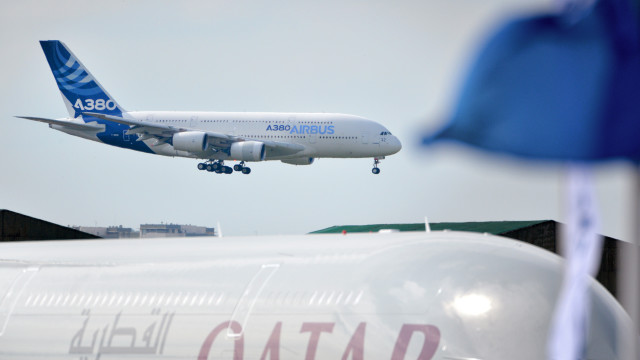 A380_airbus_arrival_at_PAS_2015