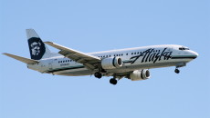 Alaska-737-4QB-YVR