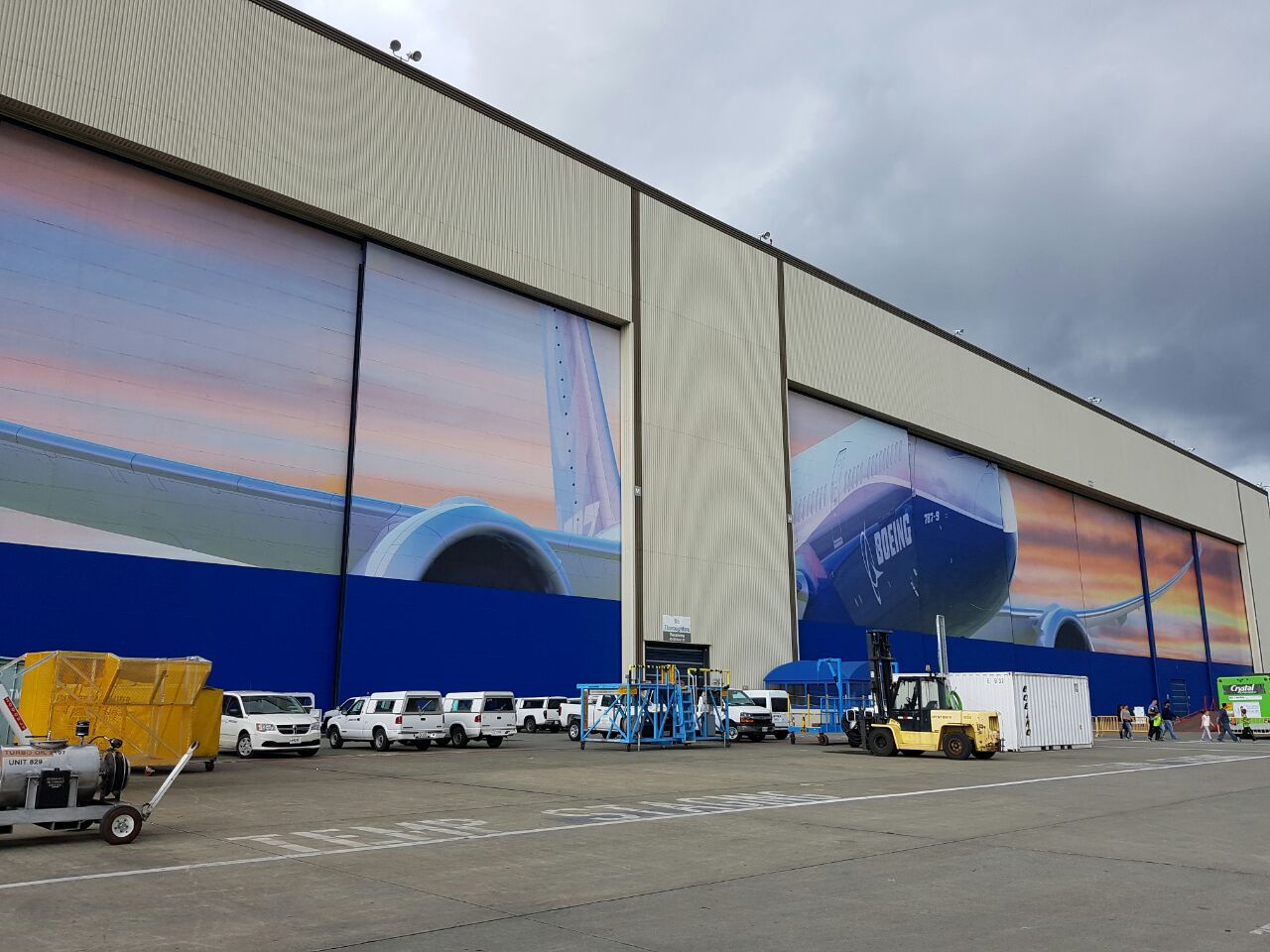 El ensamblaje de las piezas se lleva a cabo en la planta de Boeing en Everett, Washington. 