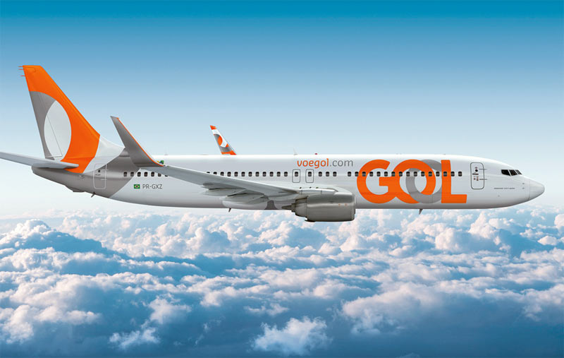 Boeing_737_800_GOL_new_livery