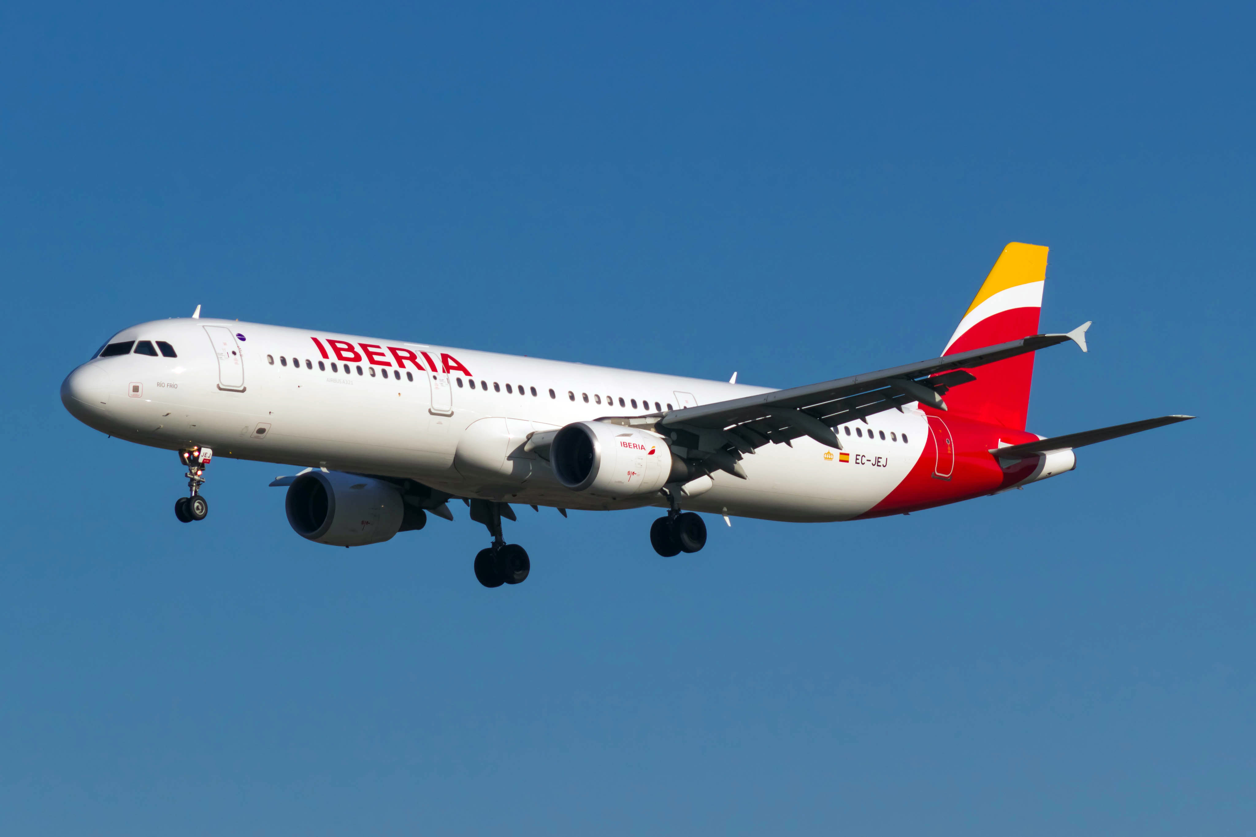 EC-JEJ_A321_Iberia_BCN