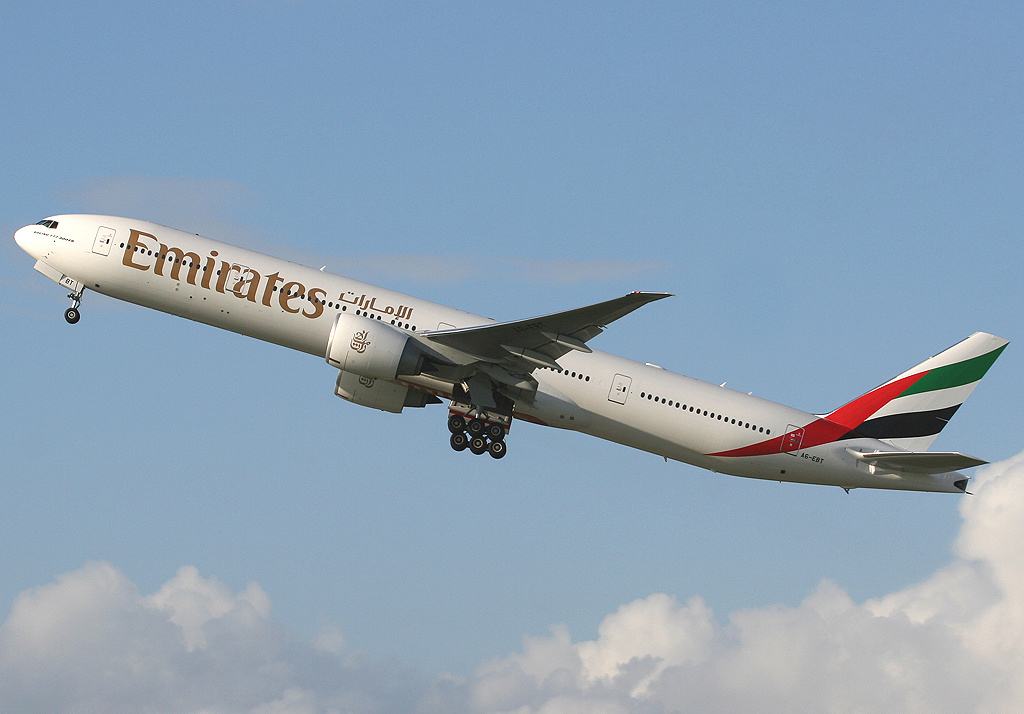 Emirates_Boeing_777-300ER_Spijkers
