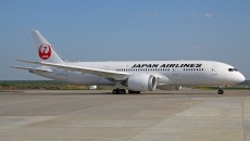 Japan_Airlines_Boeing_787-846_Dreamliner_Kustov