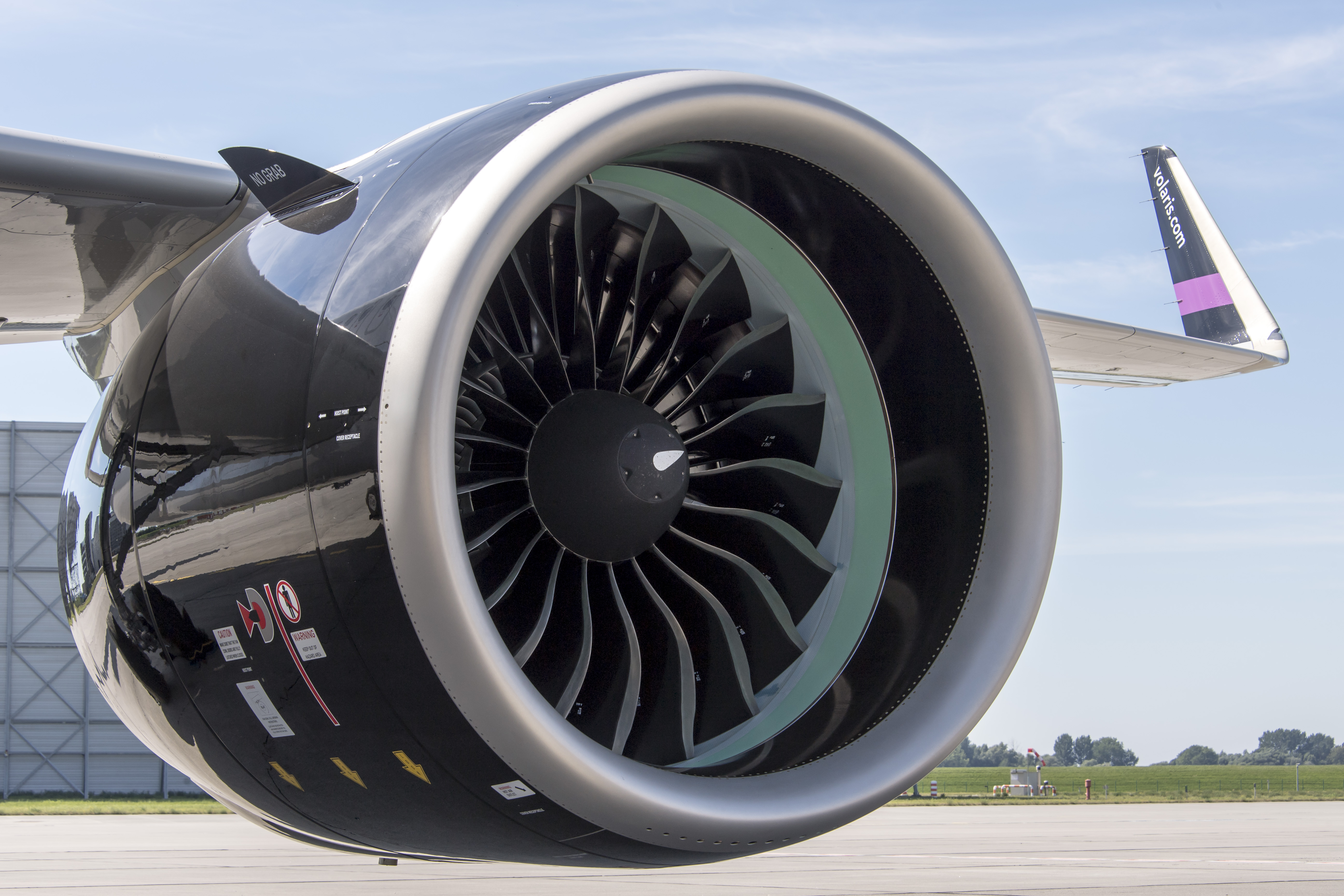 msn7051_volaris_a320neo_pw_still_hr_21
