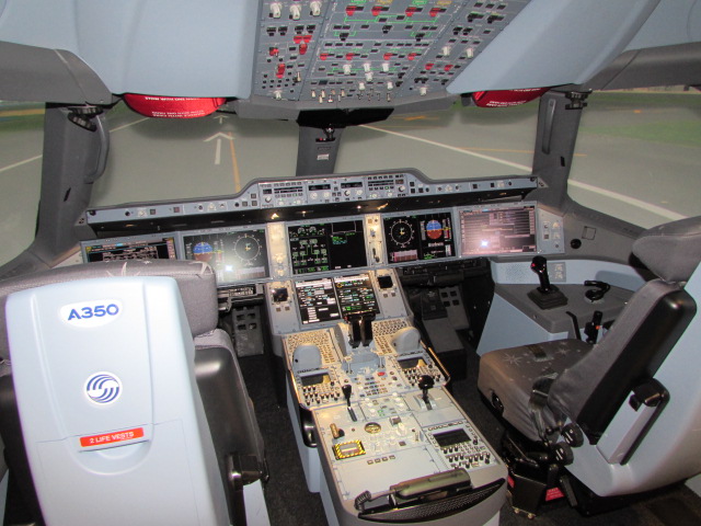 MiamiATC_A350XWB Simulator 1