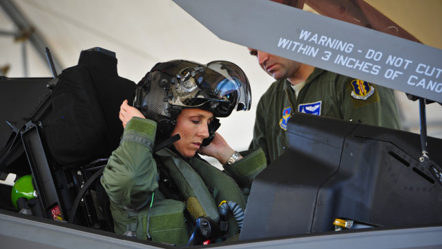 First female F-35 pilot begins training