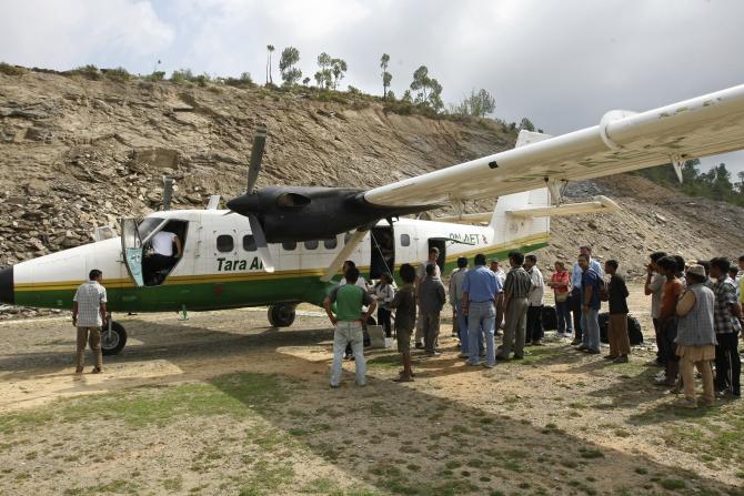 tara-air-twin-otter-plane