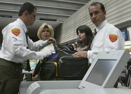 Aproximadamente 12 mil guardias de seguridad privada resguardan aeropuertos de México