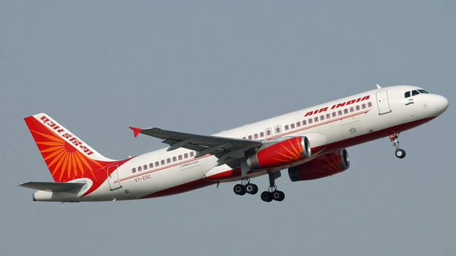 Pilotos de Air India olvidan retraer tren de aterrizaje; se desviaron por falta de combustible