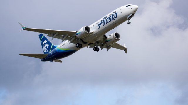 Alaska Airlines inicia operaciones comerciales con el B737 MAX