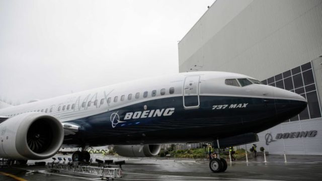 Boeing emite boletín de seguridad para el 737 MAX tras accidente de Lion Air
