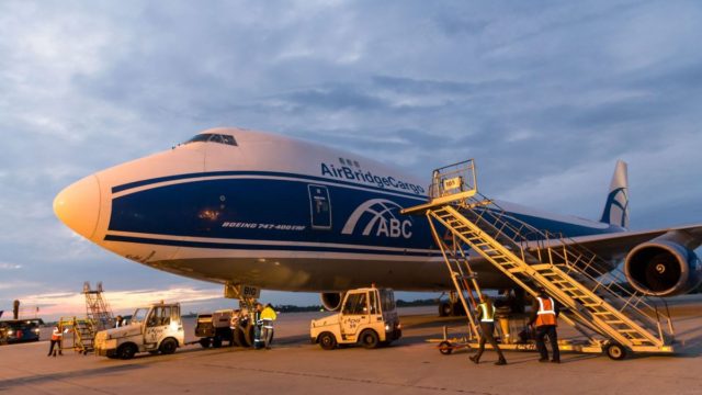 Pide IATA excluir a aviones de carga en restricciones de vuelos por Coronavirus
