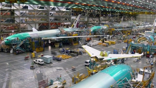 Recorta Boeing pérdidas durante el primer trimestre de 2021
