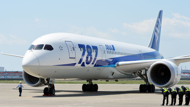 Vídeo: Falla de motor de Boeing 787 de ANA en carrera de despegue