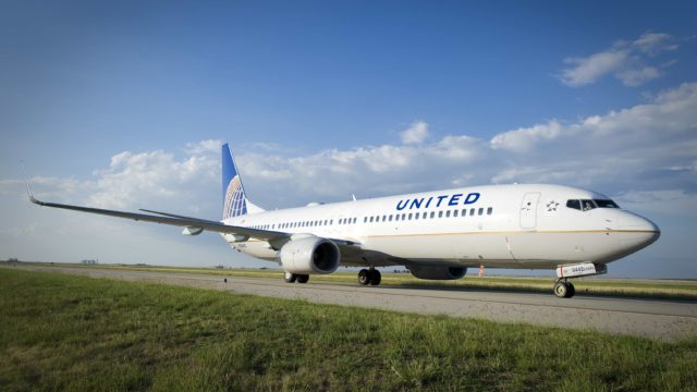United Airlines añade nuevos vuelos para la temporada de  fútbol americano universitario