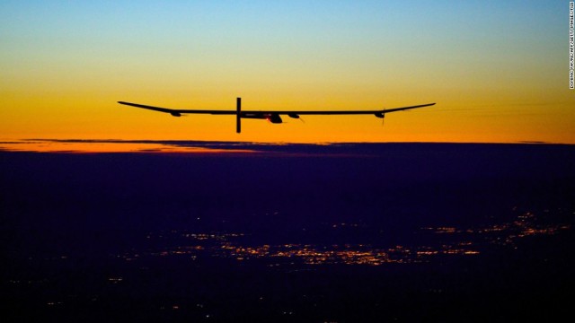 Solar Impulse 2 completa su cruce del Océano Pacífico