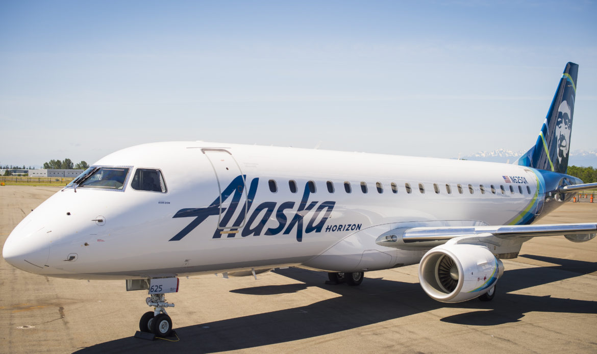 Pasajero en jumpseat intenta apagar motores en vuelo de Alaska Airlines