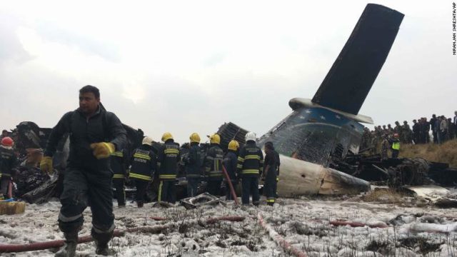 Dash 8-400 se accidenta durante aterrizaje en Katmandú, Nepal