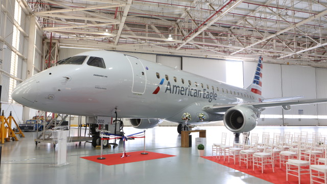 Embraer entrega el primer E175 a American Airlines