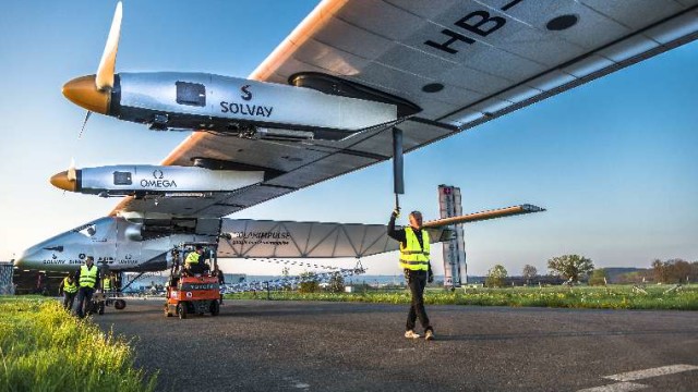 Solar Impulse pospone segunda mitad de vuelta al mundo hasta 2016