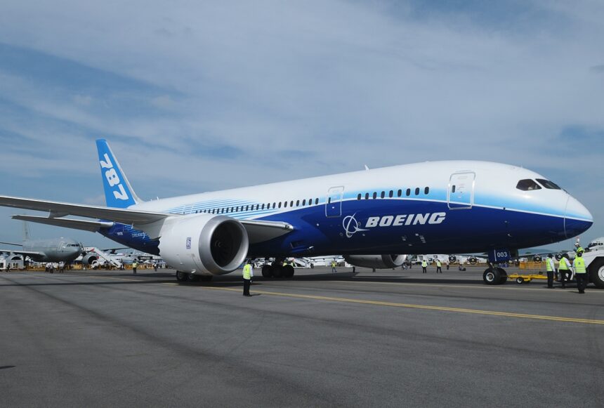 Boeing reduce pérdidas y aumenta ingresos en el segundo trimestre de 2026