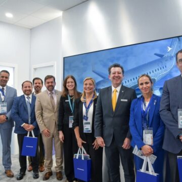 Gobernadora de Chihuahua sostiene reunión con Embraer durante Farnborough Airshow 2026