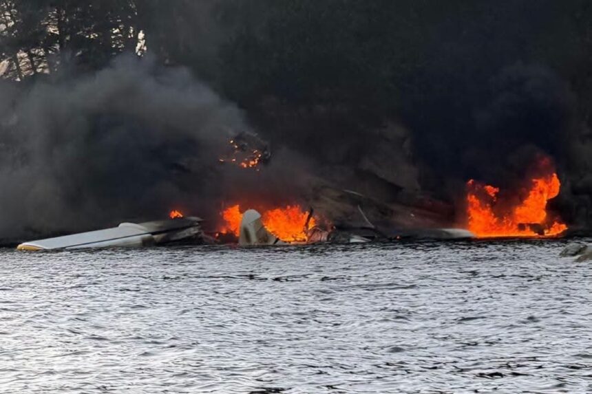 Kenmore Air_1 Hidroavión de Kenmore Air se incendia tras accidentarse cerca de Seattle; los 11 ocupantes sobrevivieron