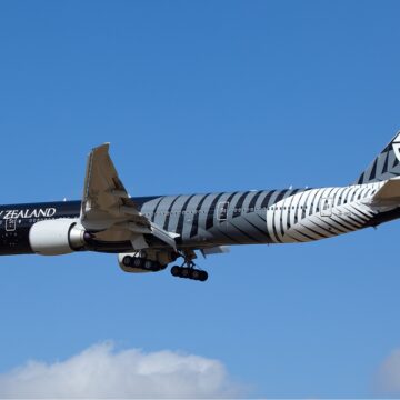 Primer ministro de Nueva Zelanda critica a Air New Zealand tras pérdidas por NZ$242 millones