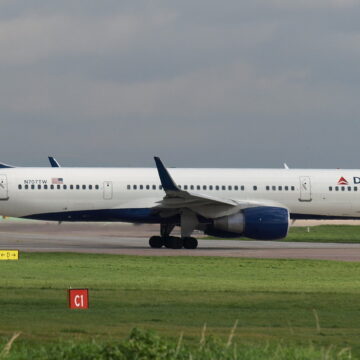 Capitán de Delta presenta emergencia médica en vuelo y obliga a desviar un Boeing 757 a Detroit