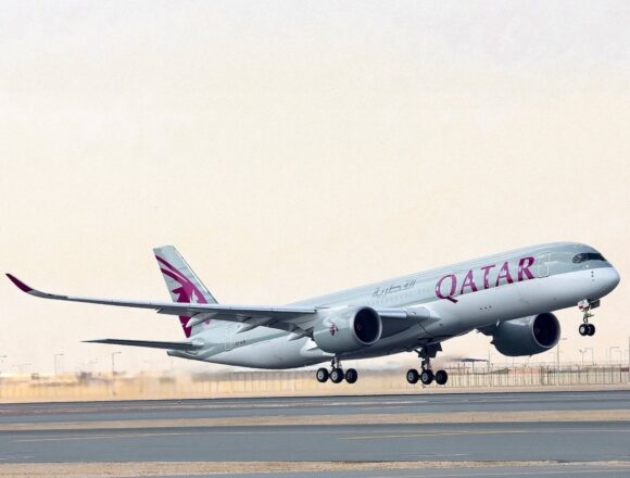Qatar Airways alcanza 150 aviones de fuselaje ancho equipados con Starlink