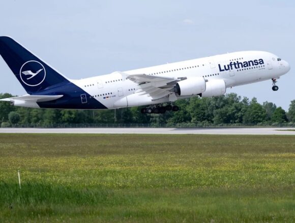 A380 de Lufthansa aterriza antes del umbral de la pista en Múnich