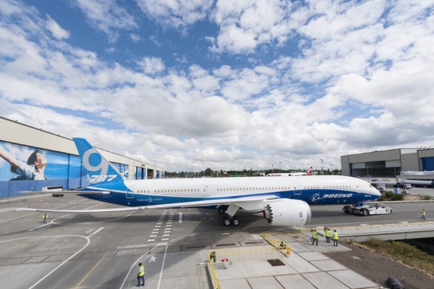 FAA ordena revisión a algunos Boeing 787 por posible riesgo estructural
