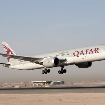 Qatar Airways alcanza 150 aviones de fuselaje ancho equipados con Starlink