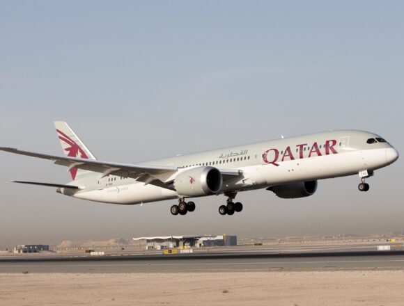 Qatar Airways alcanza 150 aviones de fuselaje ancho equipados con Starlink