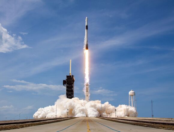Space X Etapa de un Falcon 9 deja un cráter de 18 metros en la Luna