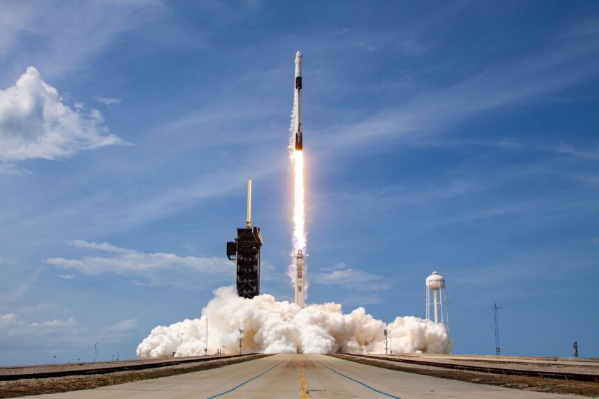 Space X Etapa de un Falcon 9 deja un cráter de 18 metros en la Luna