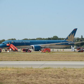 Nuevas imágenes muestran marcas de frenado tras incidente de Boeing 787 de Vietnam Airlines en Múnich