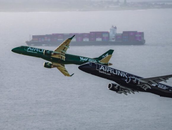 AirLink Sudáfrica revisa sobrevuelo de Airlink que pasó a menos de 15 metros del techo de un estadio
