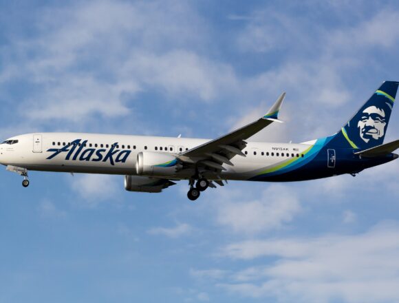 Alaska Airlines y Hawaiian presentan nuevas experiencias premium Aurora y Leihōkū