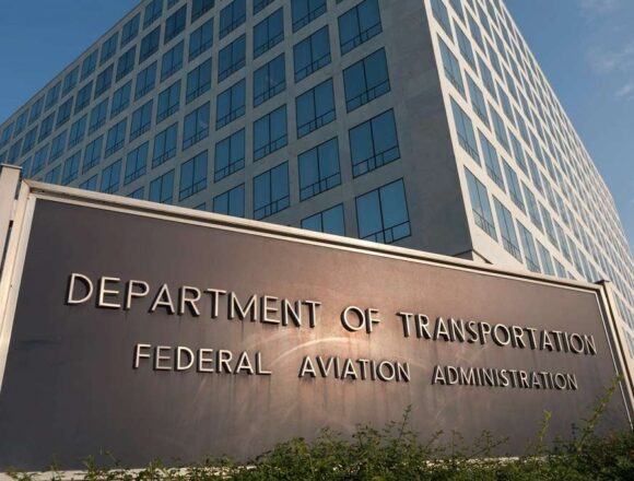 FAA presenta avances del nuevo sistema de control de tráfico aéreo de Estados Unidos