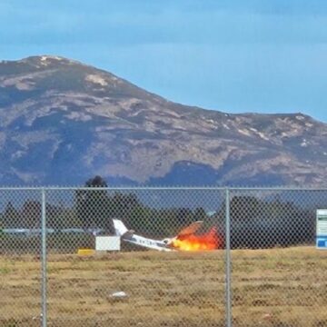 Dos personas mueren tras estrellarse en un Cessna en San Diego