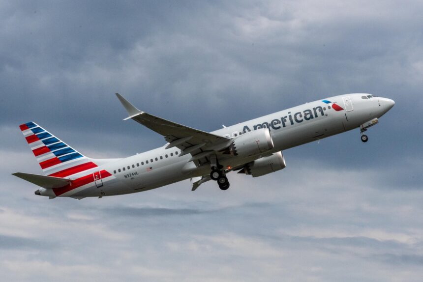 737-8 American Airlines Boeing y American Airlines completan el primer intercambio de tren de aterrizaje de un 737-8