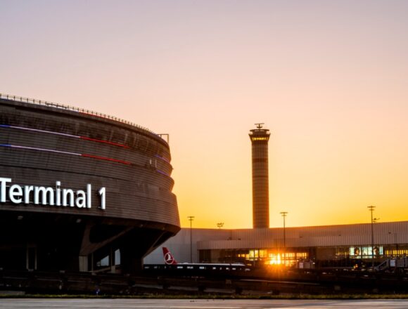 Hombre ingresa sin autorización a zona restringida del aeropuerto Charles de Gaulle