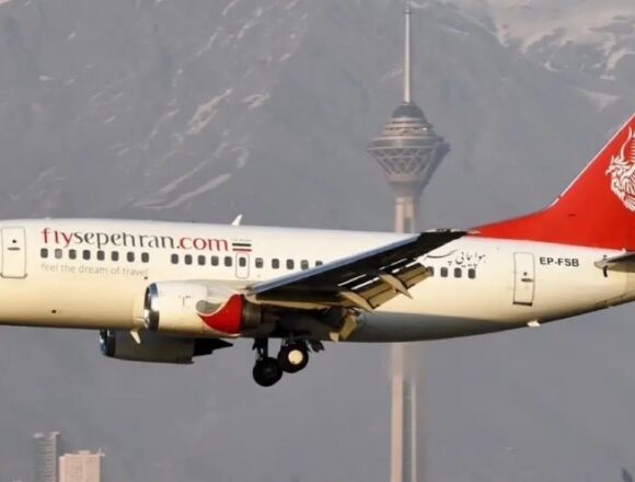 Boeing 737 de Sepehran Airlines regresa a Mashhad tras una emergencia