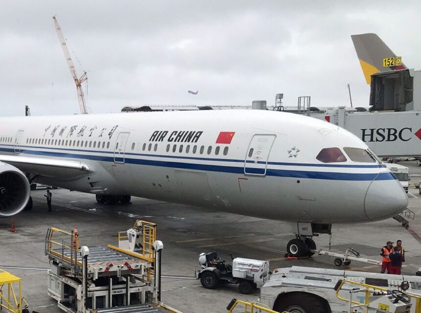 Aerolíneas de EE. UU. buscan limitar vuelos adicionales de Air China por el uso del espacio aéreo ruso