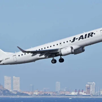 Japan Airlines renueva acuerdo de soporte con Embraer para sus E-Jets
