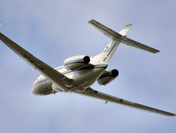 Textron Aviation habilita Starlink para aeronaves Hawker