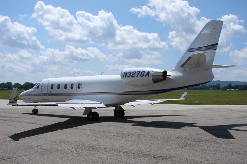 Guardia Costera busca Gulfstream G100 desaparecido con seis personas a bordo