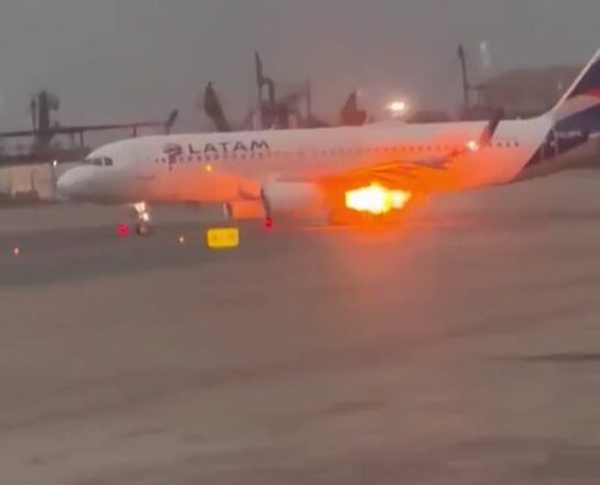 Incendio en el motor izquierdo de un avión de LATAM obliga a suspender el despegue en Lima