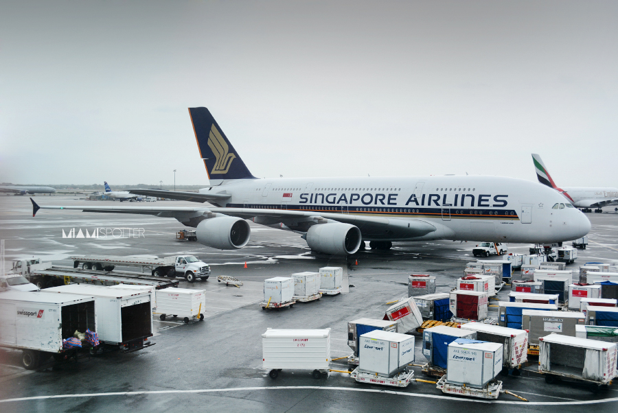 Así como este A380 de Singapore rumbo a Singapur vía Frankfurt, donde horas mas tarde me volvería a topar con el. 